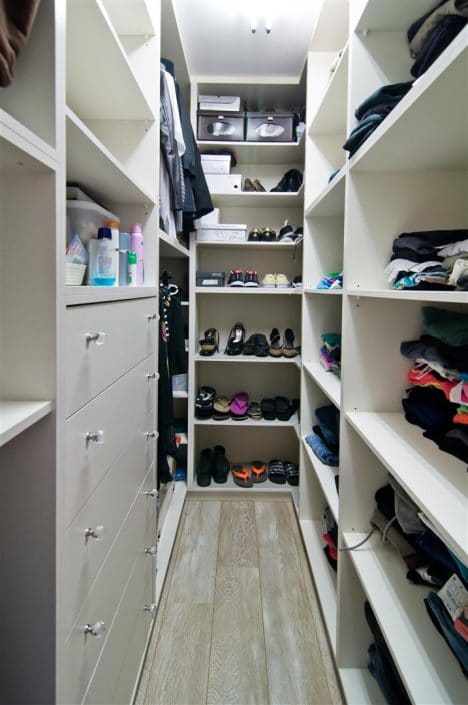 חדר ארונות חדר ארונות